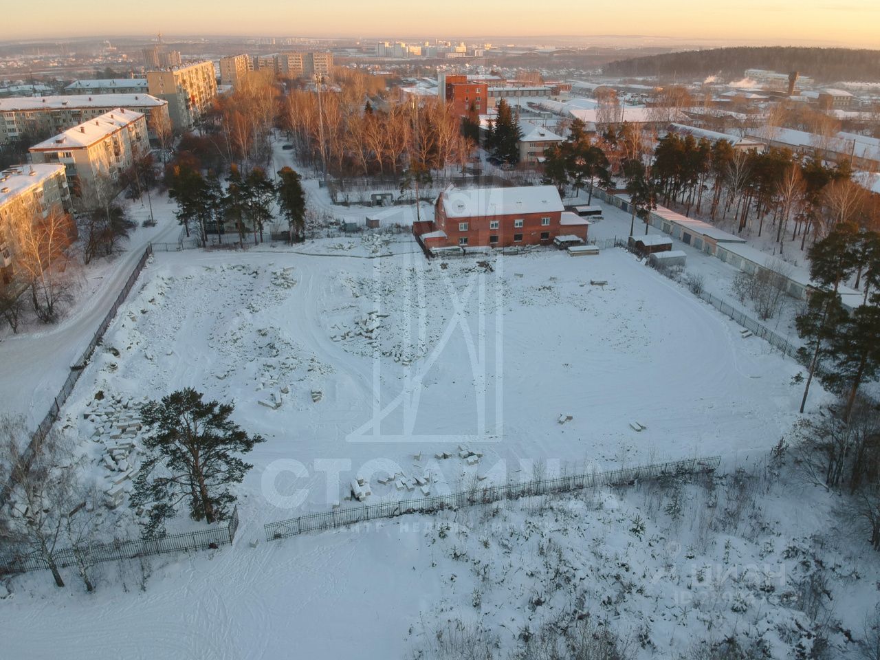 Купить земельный участок в Октябрьском районе районе в Екатеринбурге, 70  объявлений о продаже загородной недвижимости по цене от 300 тыс ₽ на N1.