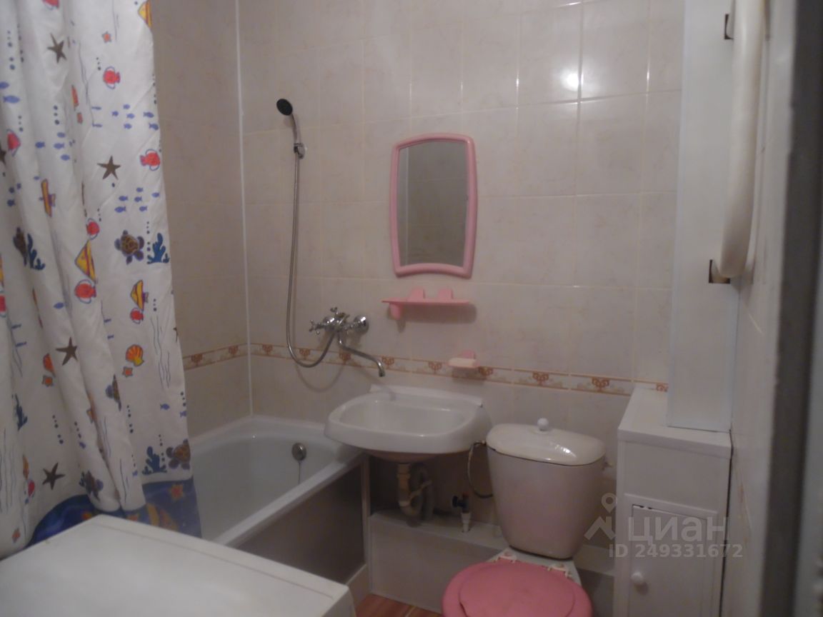 Двухкомнатная квартира с мебелью за 3 рубля. Фото квартир с обычным ремонтом. Однушка в омске. Квартиры в омске. Млсн 2-х комн.