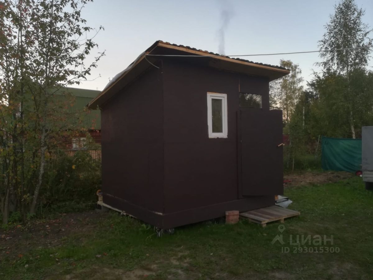 СНТ СНТ Слободка Солнечногорск. СНТ Слободка Павловская Слобода. Участок 6 соток в СНТ. Участок с бытовкой огорожен со всех сторон.