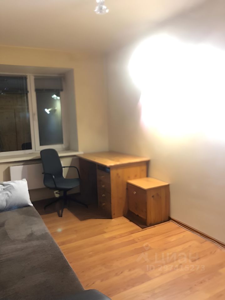 спальня длинная и узкая интерьер. лоджия совмещенная с комнатой. интерьер узкой спальни. спальня в минималистическом стиле 12 кв. планировка мебели в спальне.