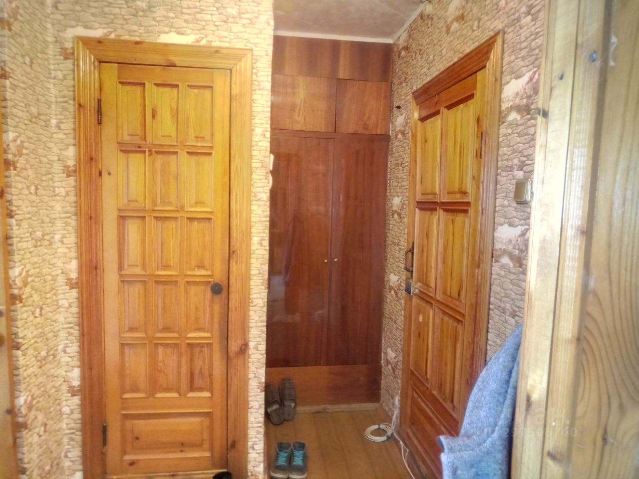 омский суточный квартира. чигорина 16 новосибирск. комнаты на 1 этаже снять. комната в коммуналке на подселении. снять комнату в кировском районе новосибирск.