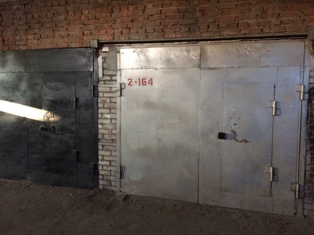 Сниму гараж в новосибирске ленинский. Капитальный гараж крытый. Широкая 36 б. Снять гараж в новосибирске ленинский район от собственника. Новосибирск ленинский район гаражи.