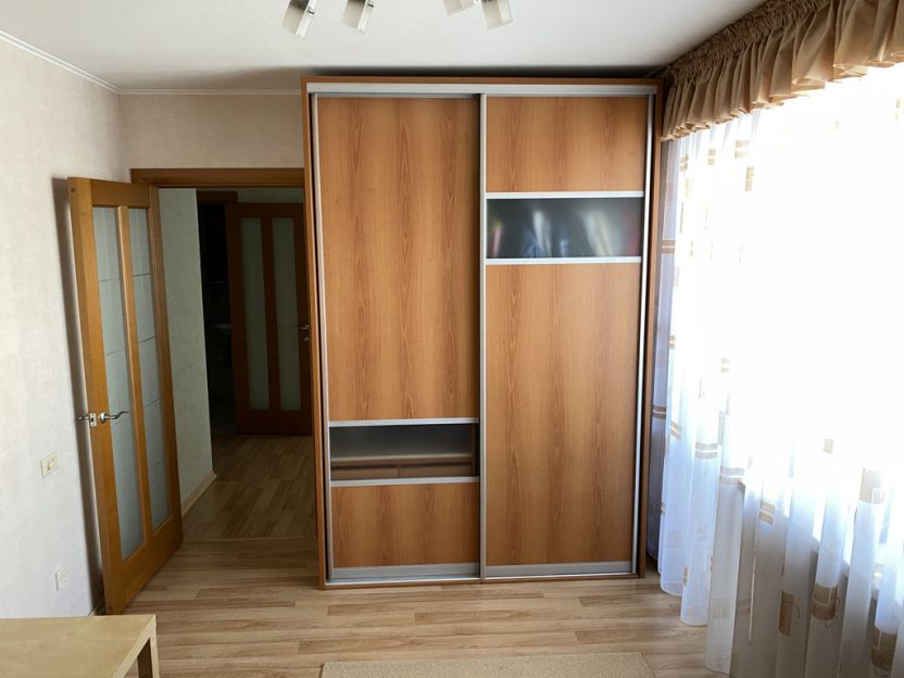 Квартира двухкомнатная в тольятти купить вторичка. Купить комнату в Челябинске дорого проспект Ленина.