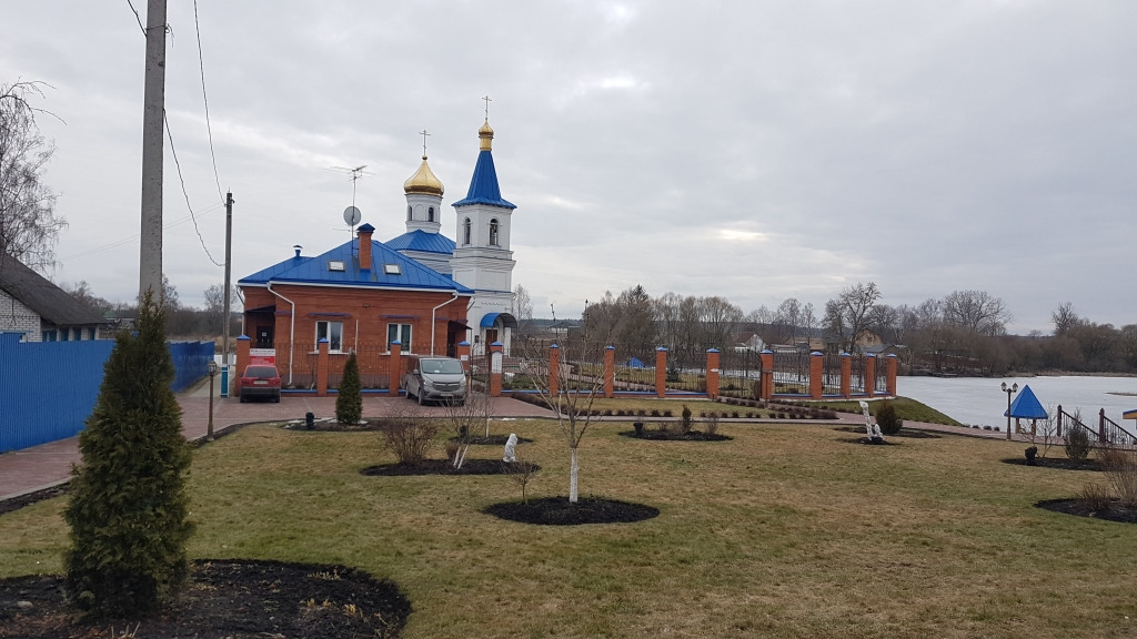 Алешенка брянская область. Храм Алешенка Навлинский район. Село Алешенка Навлинского района Брянской области. Алешинка Церковь Навлинский район. Деревня Алешенка Навлинский район.