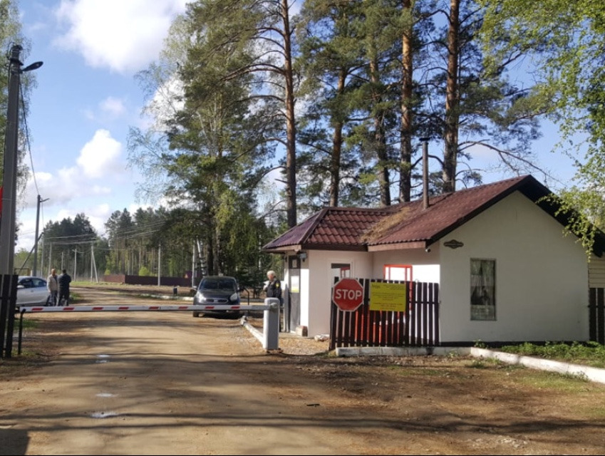 Поселок сосновка. Сосновка Вилладж Новосибирск. Поселок Сосновка Новосибирский район. Поселок Сосновка Village. Сосновка коттеджный поселок Новосибирск.