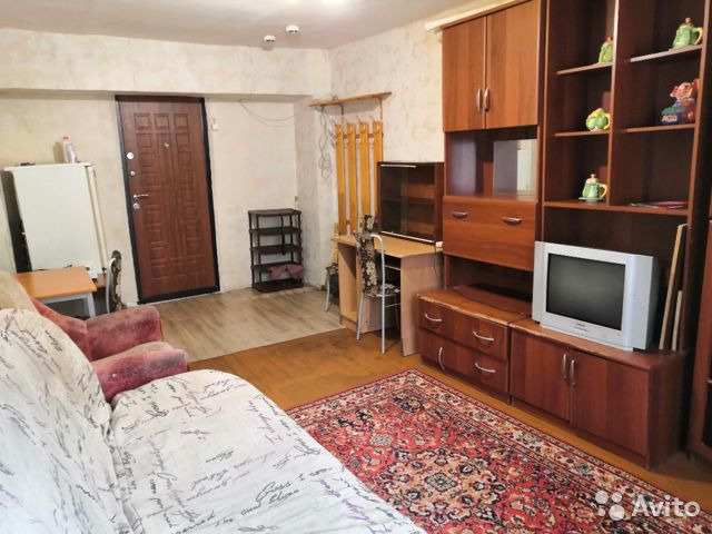 Снять комнату в общежитие в дзержинском. Сдается комната. Фото комнаты в общежитии 18 кв.м без мебели. Дизайн комнаты в семейном общежитии 18 кв.м. Комнаты на сдачу Болгария.